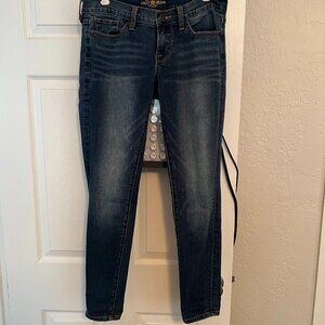 Lucky Brand skinny jeans - size 6/28 ankle length